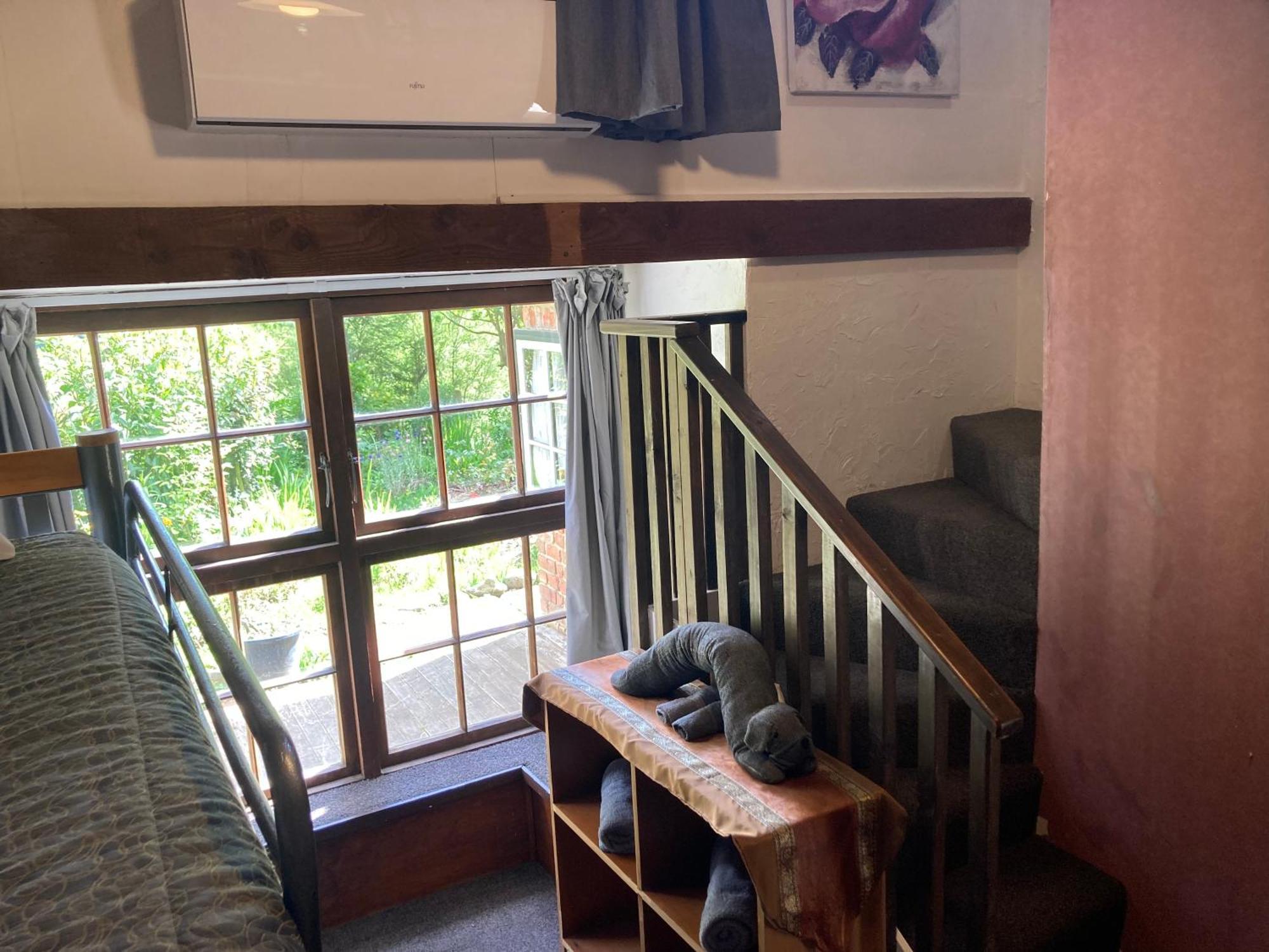 The Chalet Bed And Breakfast-Peace And Quiet In The Country 12 Minutes From City Dunedin Exterior photo